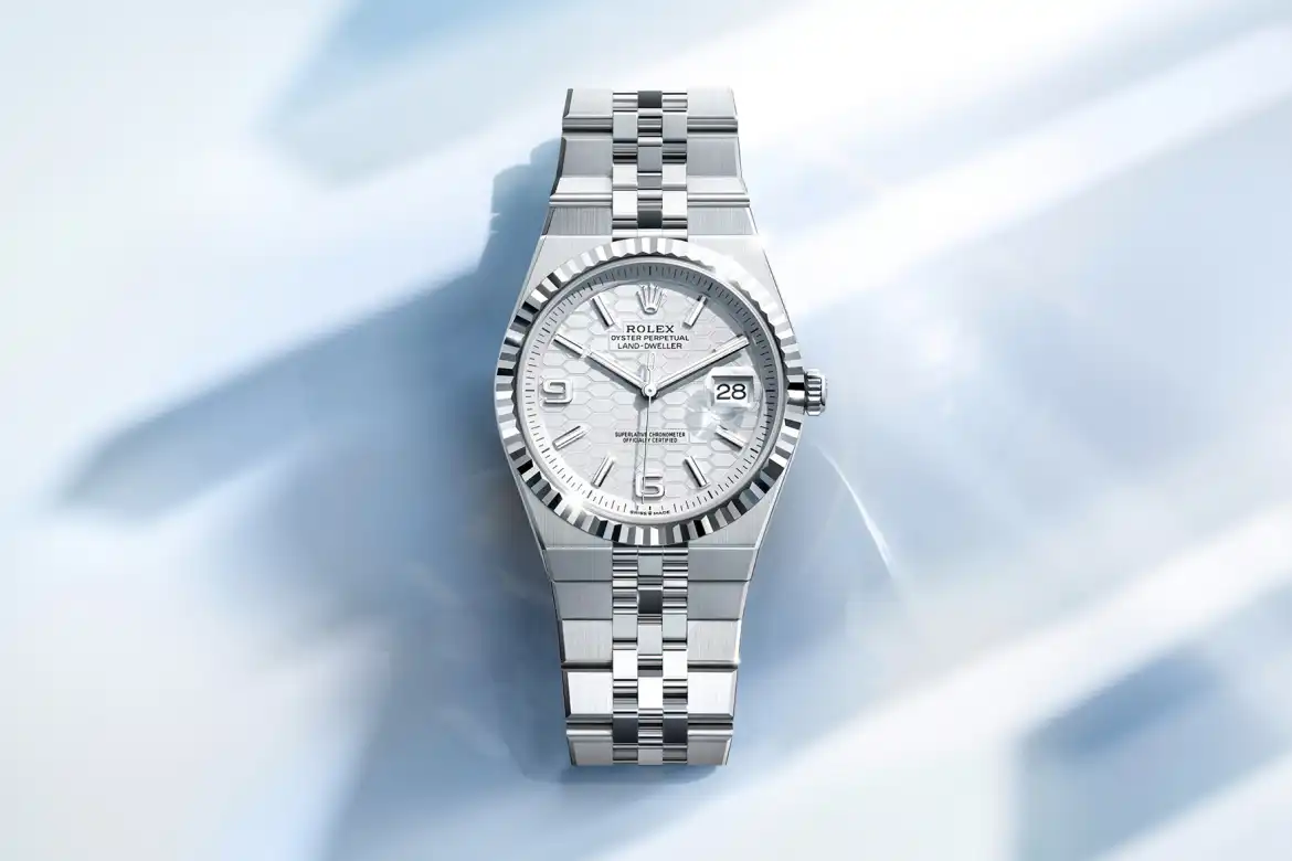 Rolex Land Dweller Cover M127234 0001 Portrait