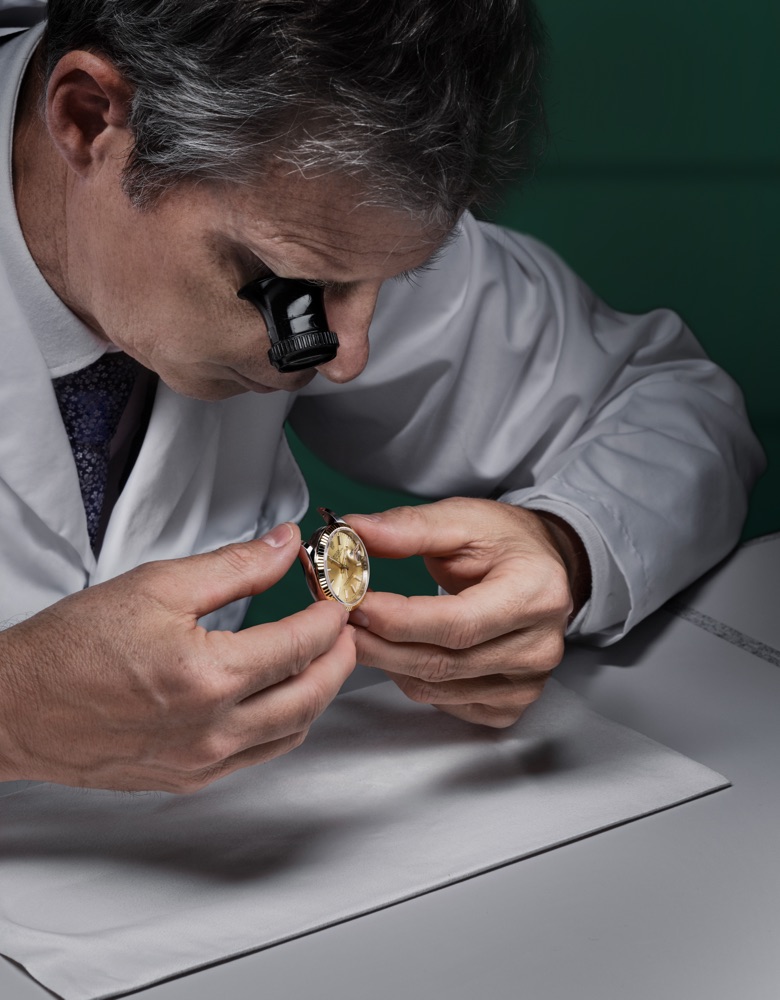 Rolex Servicing 2234 Rolex Sav Retailers 104 Estimation Vérification No De Serie Boite V5 Portrait